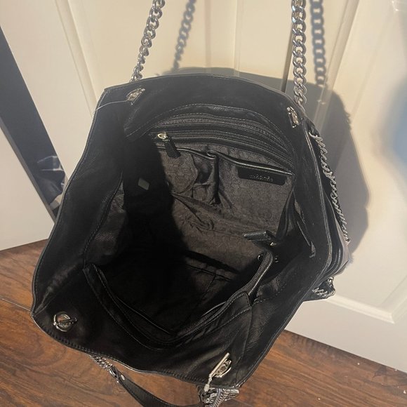 Michael Kors Chealsea Leather Handbag - Picture 3 of 4